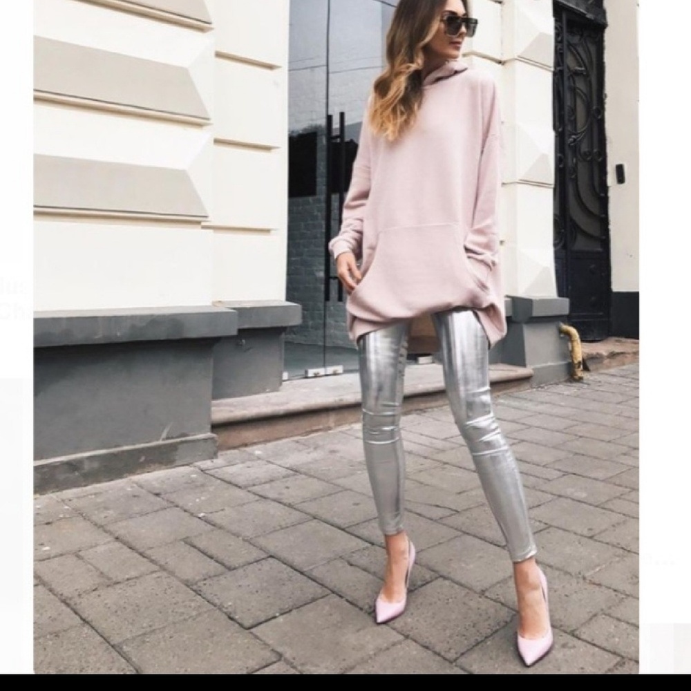 LEATHER LIQUID SILVER LEGGINGS - Picture 4 of 5